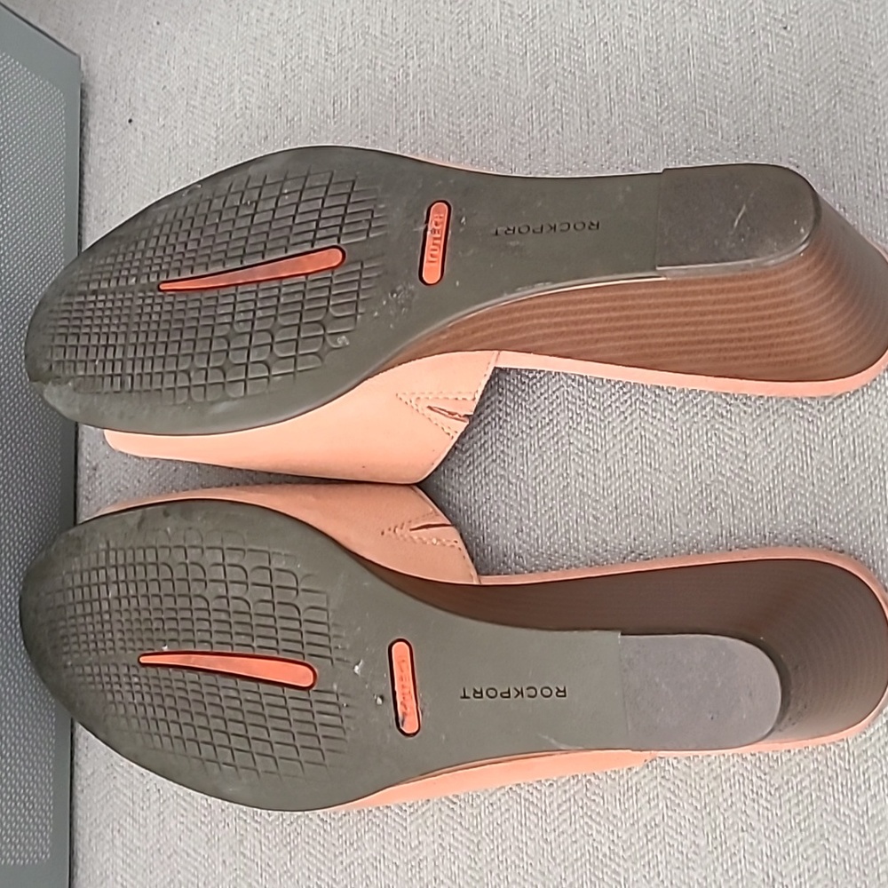 Rockport Taylor Assymetrical Slides in Suede - 8.5 - Picture 14 of 14